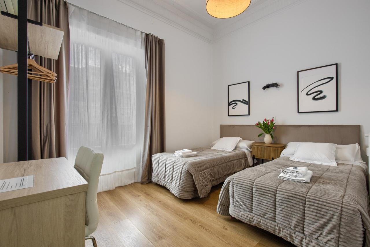 Hostal Besaya Мадрид Екстер'єр фото