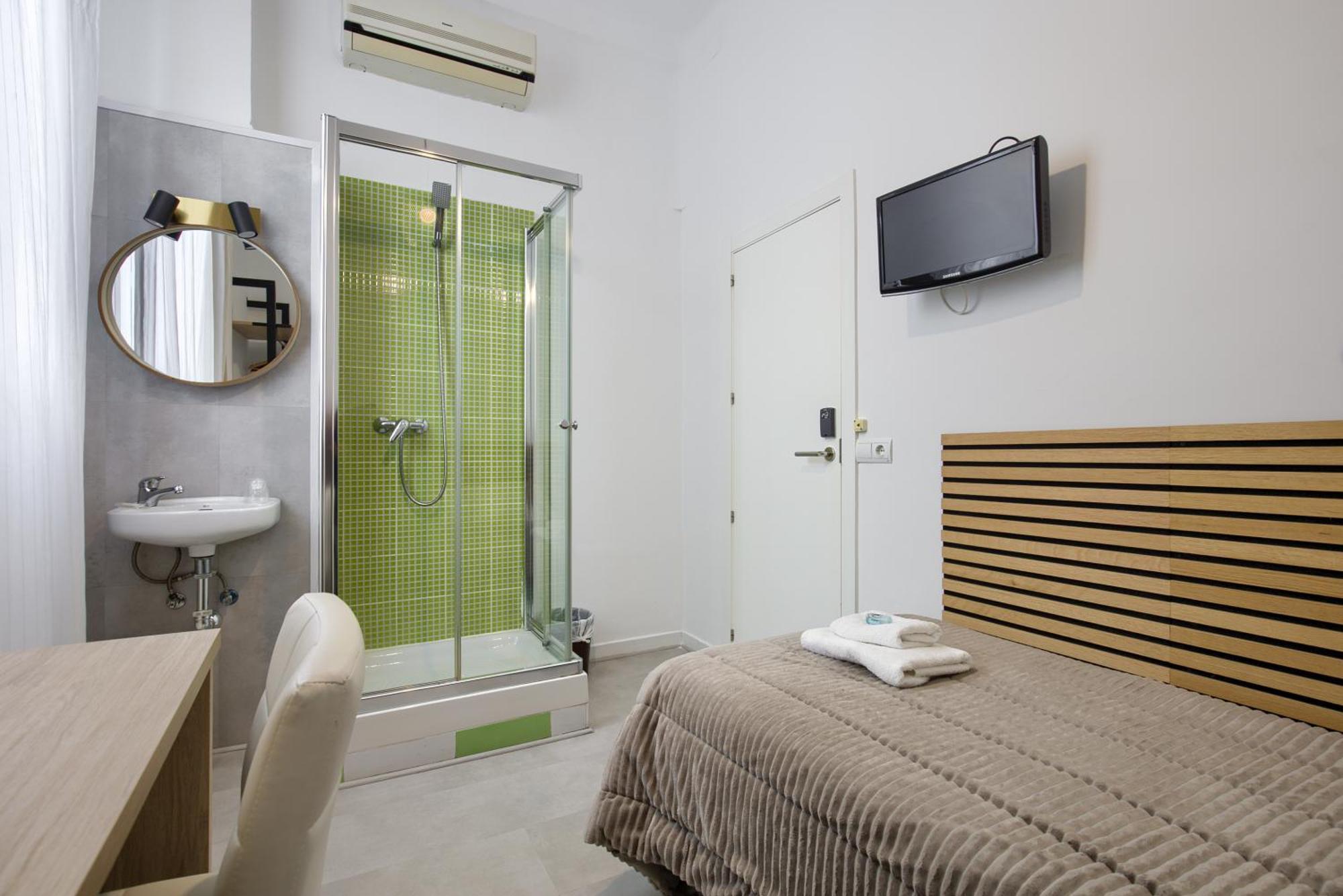 Hostal Besaya Мадрид Екстер'єр фото
