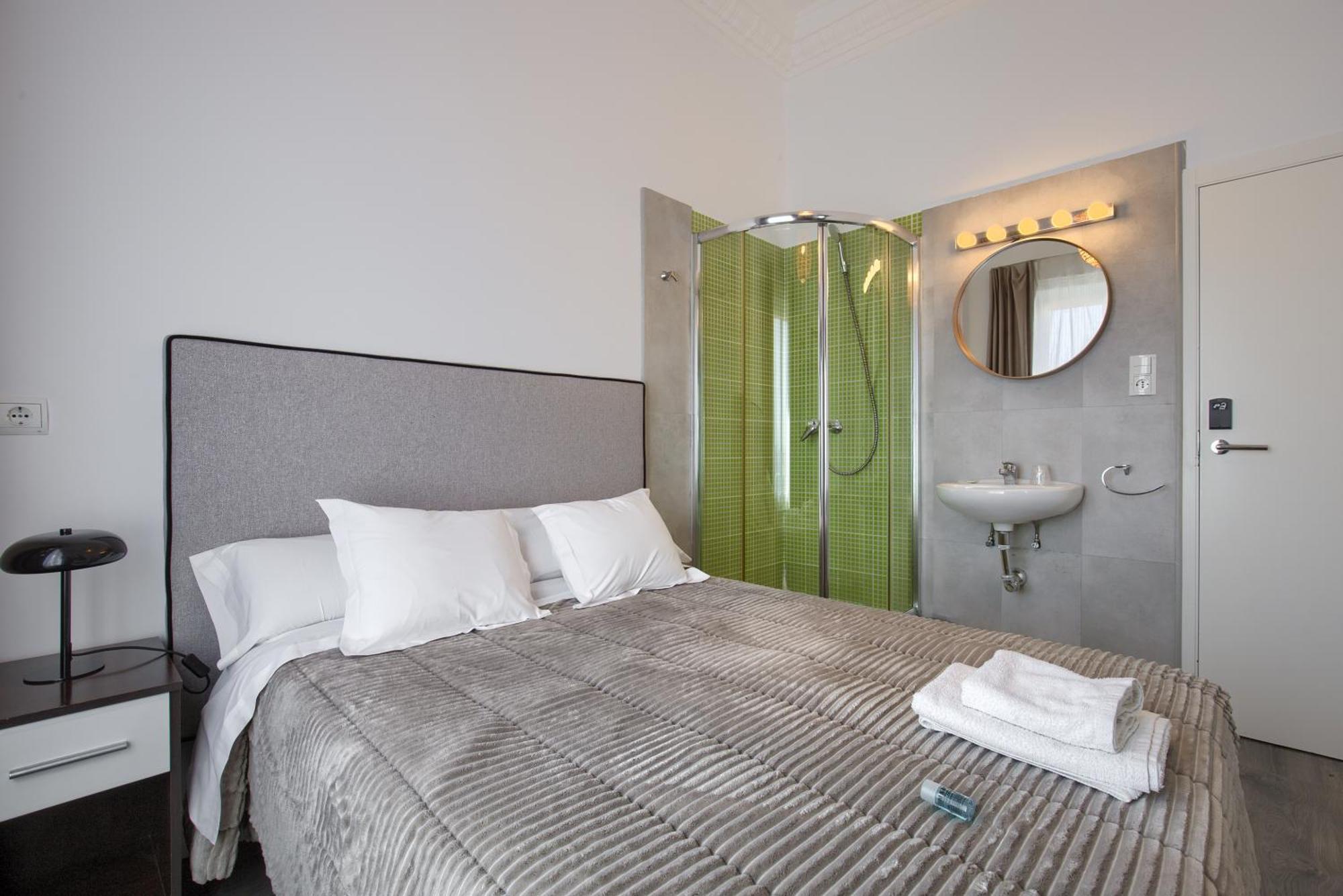 Hostal Besaya Мадрид Екстер'єр фото