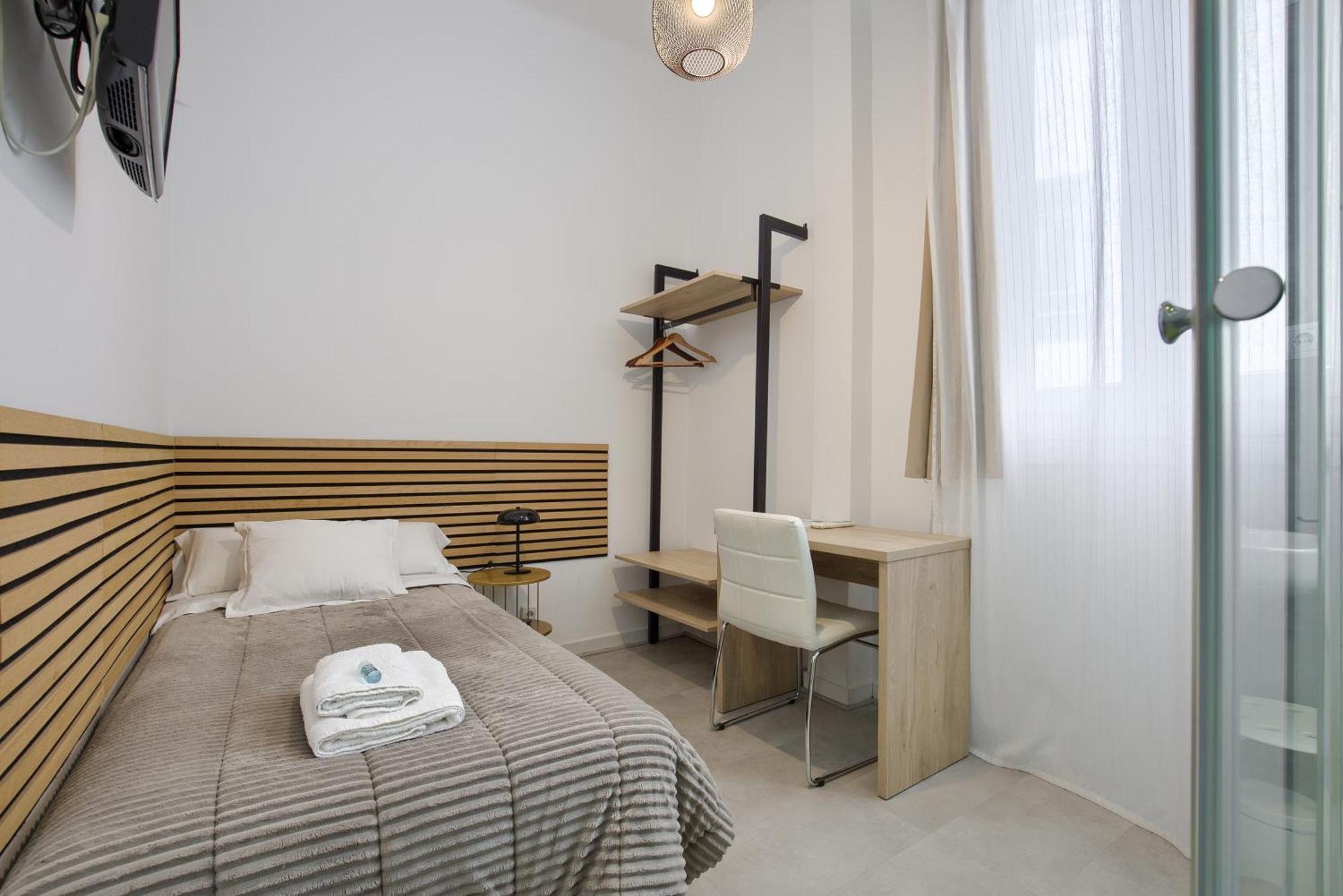 Hostal Besaya Мадрид Екстер'єр фото