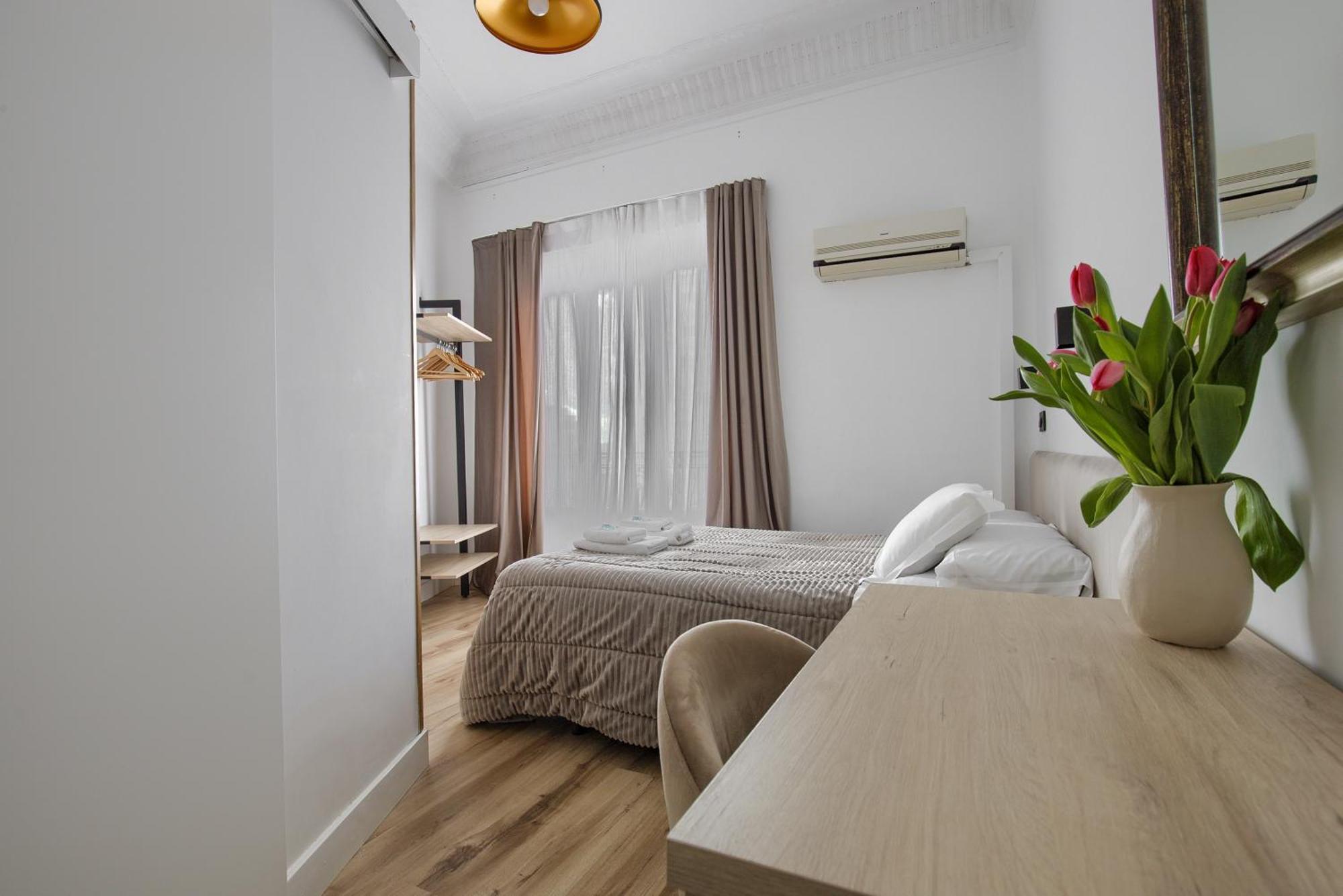 Hostal Besaya Мадрид Екстер'єр фото