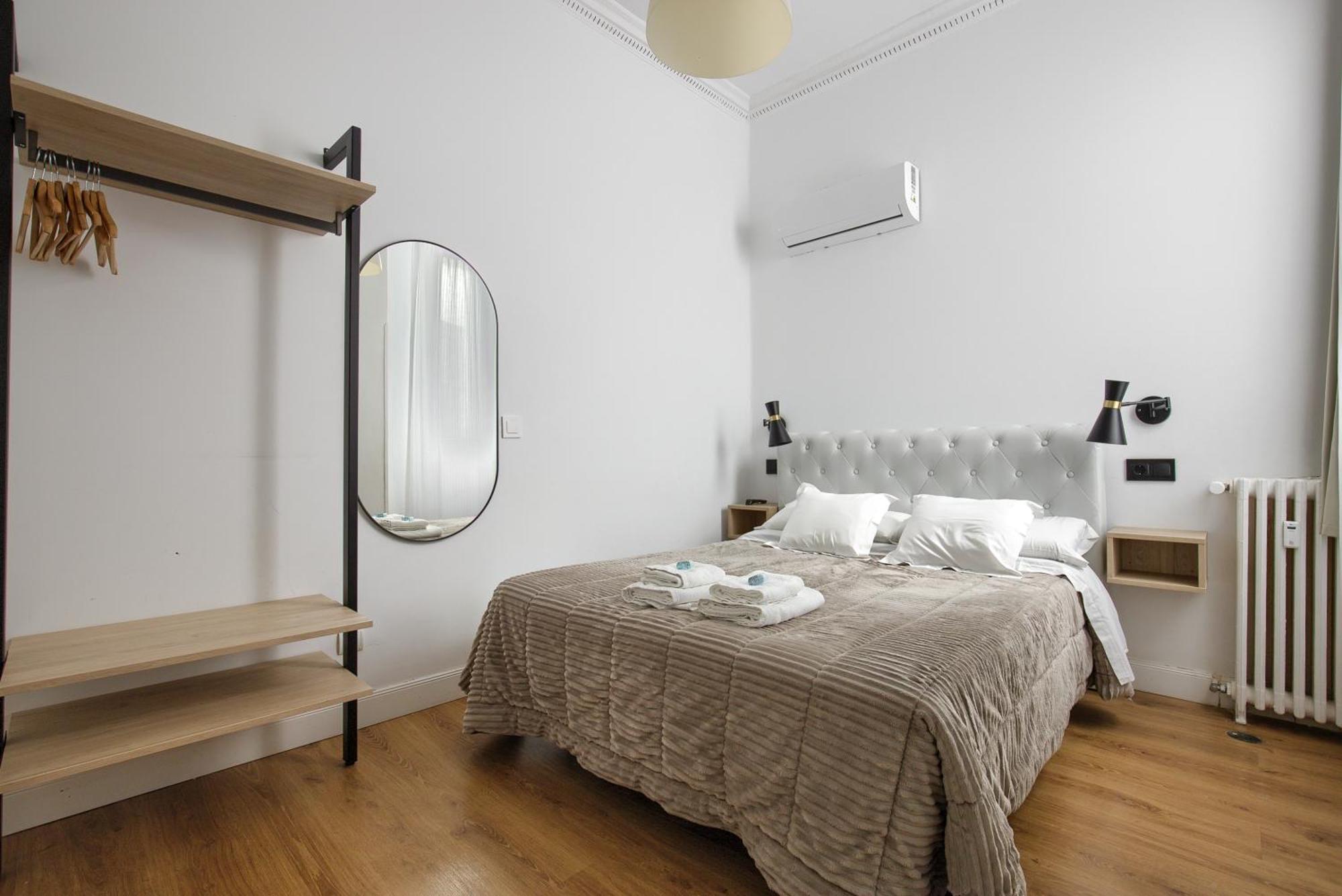 Hostal Besaya Мадрид Екстер'єр фото