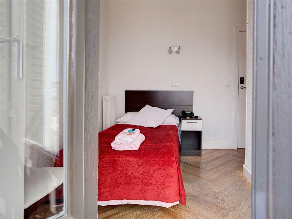 Hostal Besaya Мадрид Екстер'єр фото